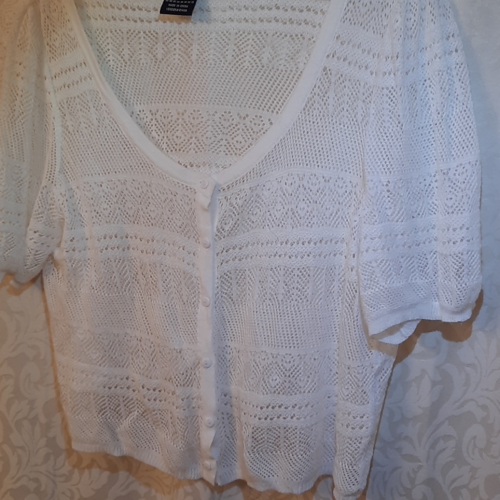 NWOT White knit pointelle shrug